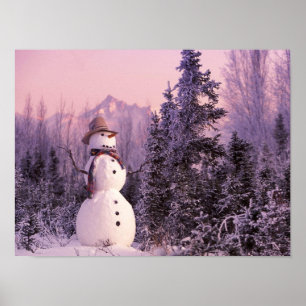 Sunset Snowman in het wintergebergte Poster