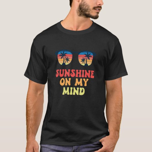 Sunshine on My Mind Summer Island Palm Trees Famil T-shirt (Voorkant)