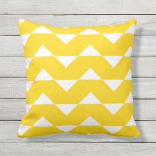 Sunshine Yellow OutdoorKussens Chevron Pattern Buitenkussen