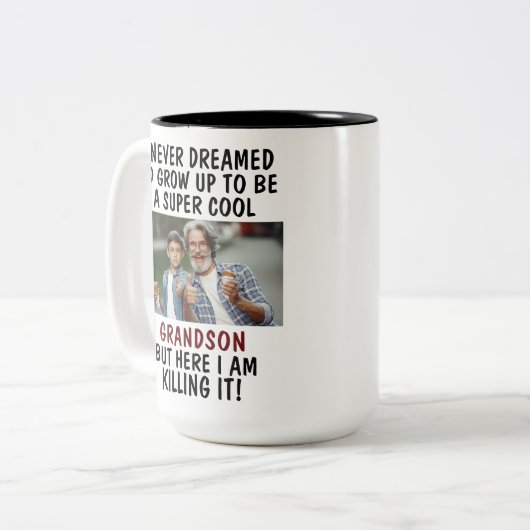 Super coole kleinzoon die het doodt met aangepaste tweekleurige koffiemok (Voorkant links)
