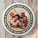 Super Maman Depuis 20XX Modern Photo Simple<br><div class="desc">Ce design simple et moderne est composé de typographie serif et d'ajouter une photo personnalisée. Awesome Maman Depuis 20XX tourne autour de la photo de votre mère,  mère,  maman,  maman etc. C'est un cadeau parfait pour votre maman pour son anniversaire,  le jour de la mère,  Noël,  etc.</div>