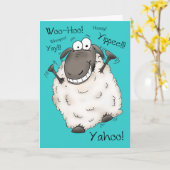 Super Opgewonden Cartoon Schaap Verjaardag Kaart (Gele Bloem)