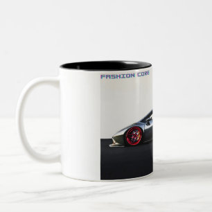 super sport voiture café tasse sur noir