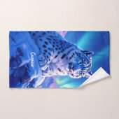 Superbe léopard des neiges sur Mountain Rock (Serviette à main)