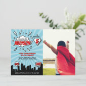 Superhero Comic Anniversaire Fête Photo Invitation (Debout devant)