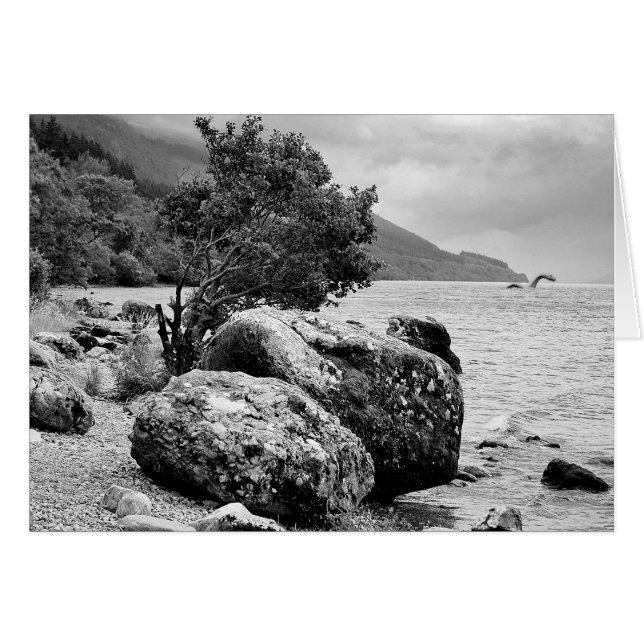 Sur les rives du Loch Ness avec le monstre (Devant horizontal)