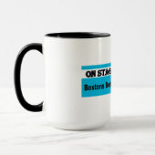 Sur l'étape avec la tasse de café de mante (Gauche)