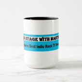 Sur l'étape avec la tasse de café de mante (Centre)