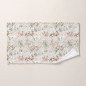 sur un champ de fleurs papillon fille dans une cou (Serviette à main)