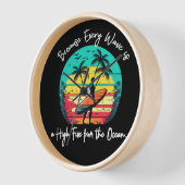 Surf omhoog: Ocean's High Five Wall Clock (Hoek)