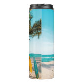 Surf planken op strandwerend kussen thermosbeker (Achterkant)