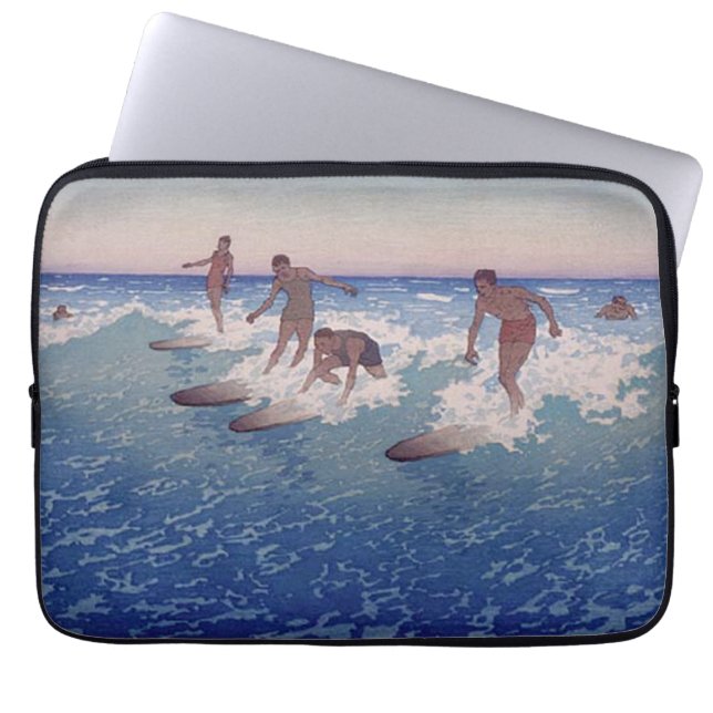 "Surf-Riders, Honolulu" - Charles W. Bartlett Laptop Sleeve (Voorkant)