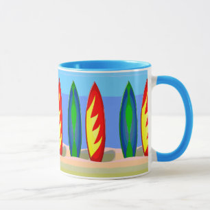 Surf vintage coloré dans la tasse de sable