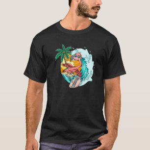 Surfen op Flamingo Surfer die de golven overspoelt T-shirt