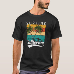 Surfen op het Californische strand T-shirt
