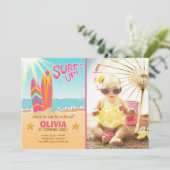 Surfen Verjaardagsuitnodiging Surf Up Beach Girl Kaart (Staand voorkant)