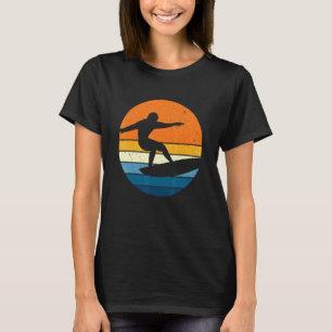 Surfende zonnestranspiegel van sportwedstrijder t-shirt