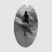 Surfer En Niveaux De Gris Des Vagues (devant)