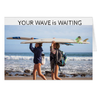 Surfer meisjes wachten