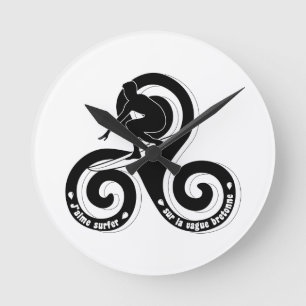 Surfer op de Bretonse golf (mannenversie) Ronde Klok