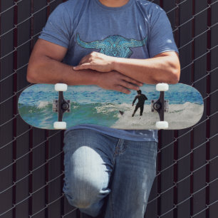 Surfer op golfskateboard skateboard