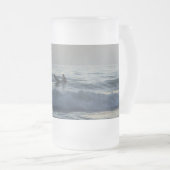 Surfer wacht Mok glazen bier (Voorkant rechts)