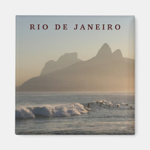 "Surfers in Arpoador, Rio de Janeiro" magnet Magneet