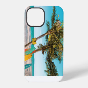 Surfplanken op strand kussenhoes iPhone 12 pro hoesje