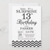 Surprise 13e anniversaire Invitation Black Chevron (Devant)