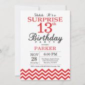 Surprise 13e anniversaire Invitation Red Chevron (Devant)