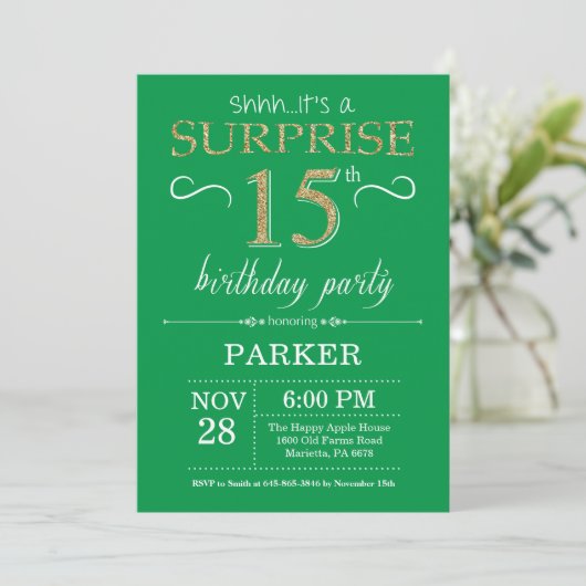 Surprise 15e anniversaire Invitation Vert et Or (Debout devant)