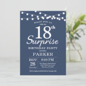 Surprise 18e anniversaire Invitation Bleu (Debout devant)