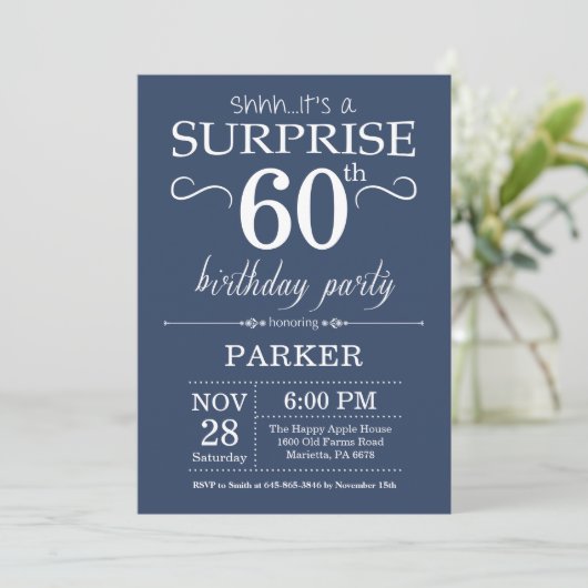Surprise 60e anniversaire Invitation Bleu (Debout devant)