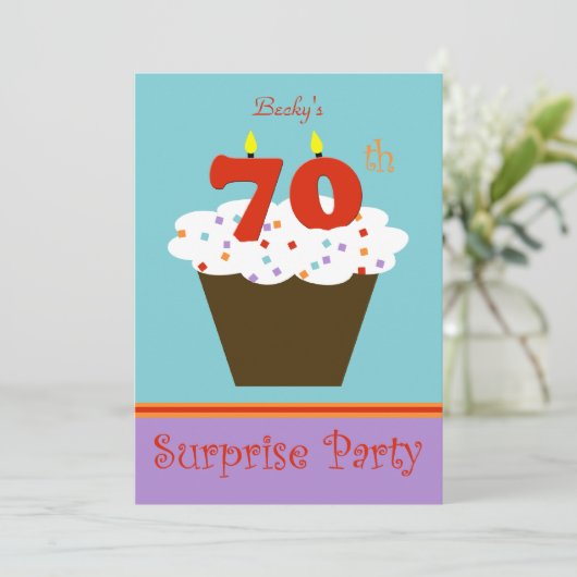 Surprise 70e anniversaire de fête Invitation (Debout devant)