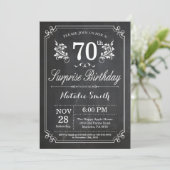 Surprise 70e anniversaire Invitation Tableau de bo (Debout devant)