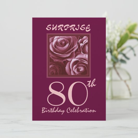 SURPRISE 80e anniversaire Invitation Roses violets (Debout devant)