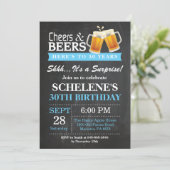 Surprise Cheers and Beers 30th Birthday Invitation (Debout devant)