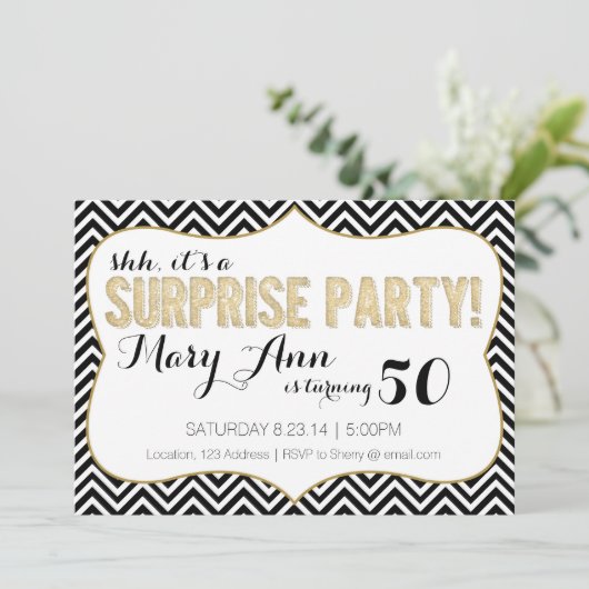 Surprise Party Black en Gold Chevron Kaart (Staand voorkant)