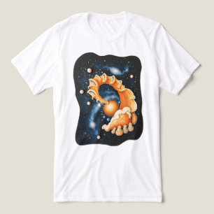Surreal Hemelblauw Schelp in Cosmic Nevel T-Shirt