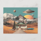 Surreal UFO Over Rustic House Briefkaart (Voorkant)