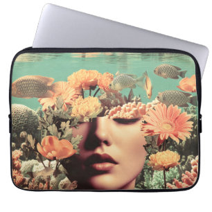 Surrealistisch onderwaterportret met koraalbloemen laptop sleeve