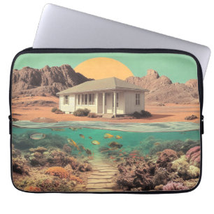 Surrealistisch woestijn huis met onderwater rif laptop sleeve
