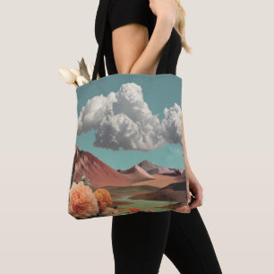 Surrealistische bloemige berglandschap met dramati draagtas
