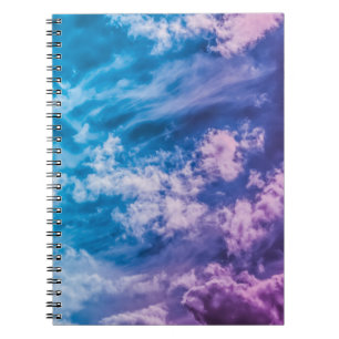 Surrealistische lucht, dromerige abstracte kunst. notitieboek