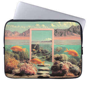 Surrealistische woestijn-oceaan met deur laptop sleeve