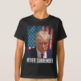 Surrender Trump Mok Shot 2024 President Amerikaans T-shirt