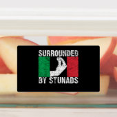 Surrounded by Stunads Labels (Aangebracht)