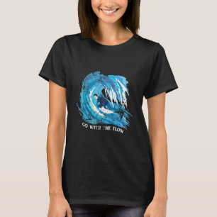 Surven gaan samen met de flow verontruste de surfe t-shirt