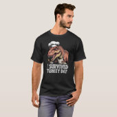 SurvivedTurkeyDay TRex Chef Funny Thanksgiving T-shirt (Voorkant volledig)