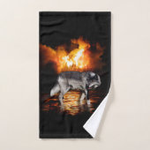 "Survivor" Grijze Wolf en Wildfire-ontwerp Bad Handdoek (Handdoek)